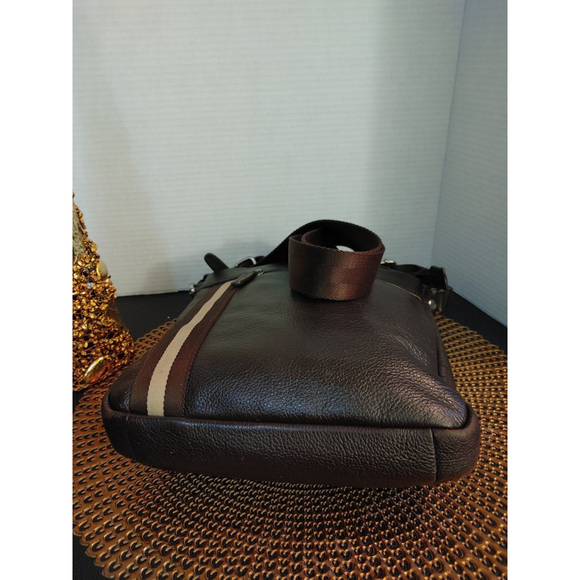 Danier Leather Crossbody - Picture 5 of 8